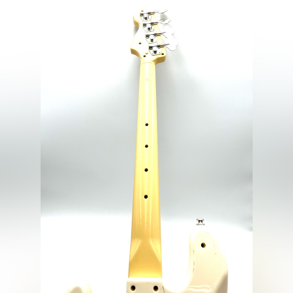 Rock Band Fender Precision  Wired Bass for Xbox 360 - Picture 10 of 11